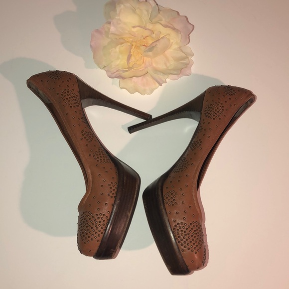 Burberry Brown Leather Studded Stiletto Pumps 38/8 - Picture 3 of 8